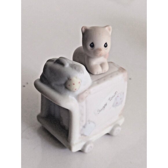 Two Vintage Precious Moments Sugar Land Theme Figurines 1995 Cat & Sign Holder - Picture 14 of 15